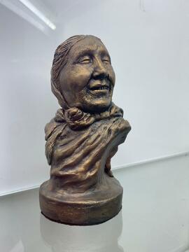 Busto Ángela Loij