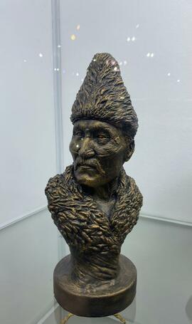 Busto Tenenesk
